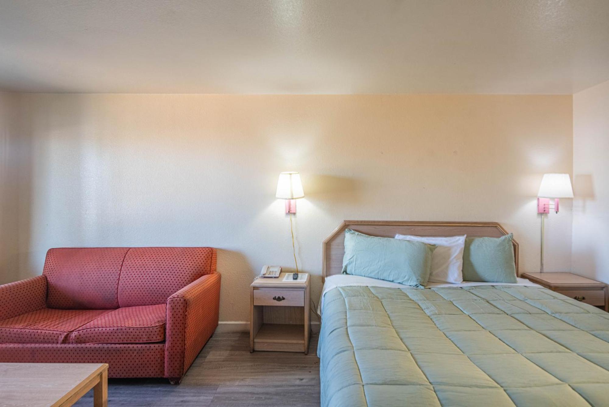 Hotel Rising Phoenix Buitenkant foto