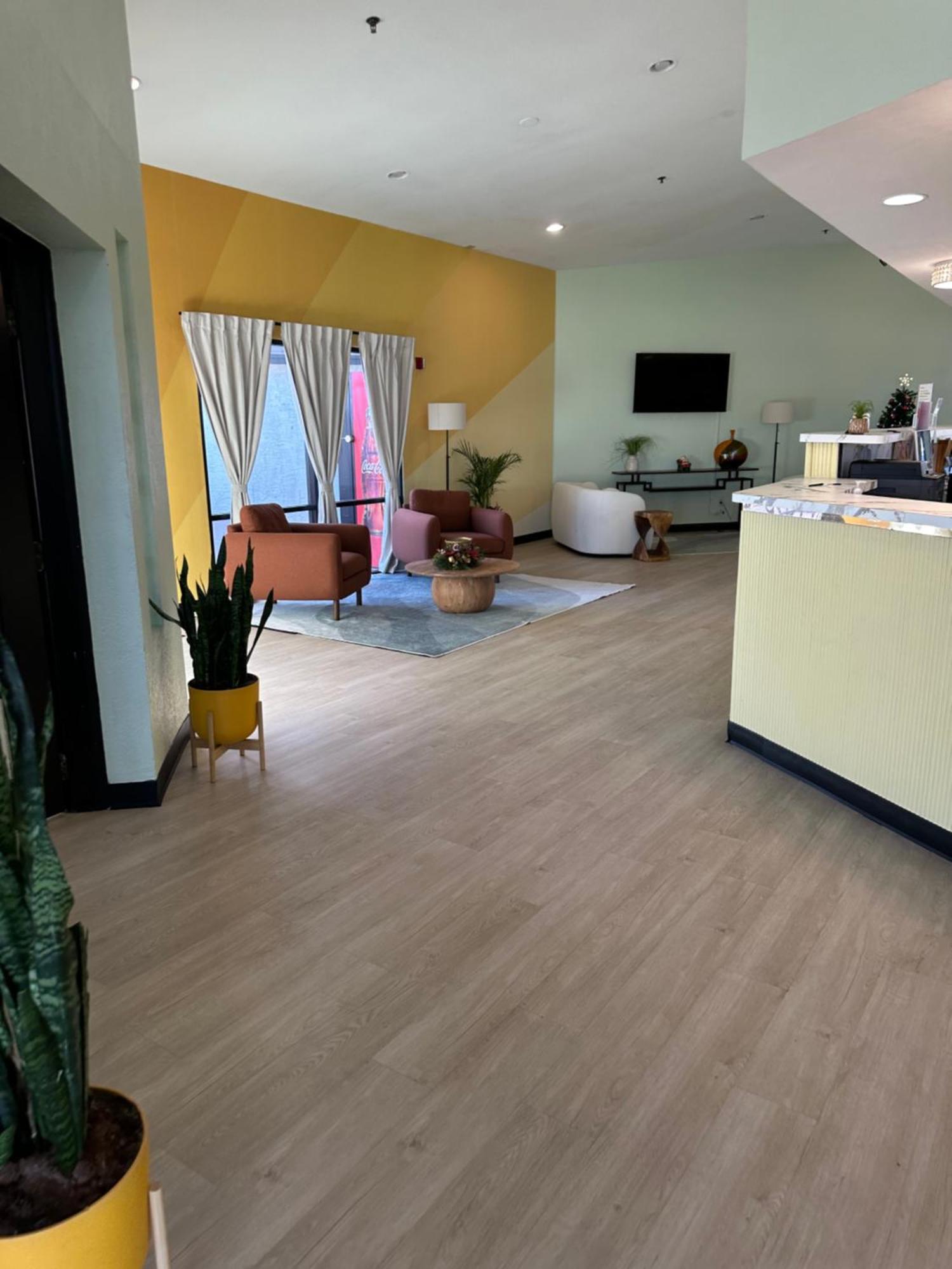Hotel Rising Phoenix Buitenkant foto