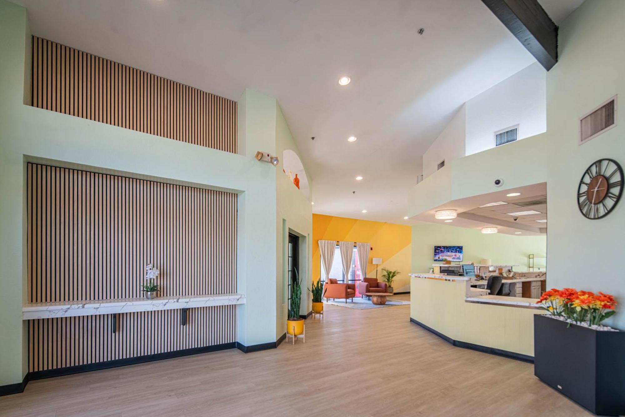 Hotel Rising Phoenix Buitenkant foto